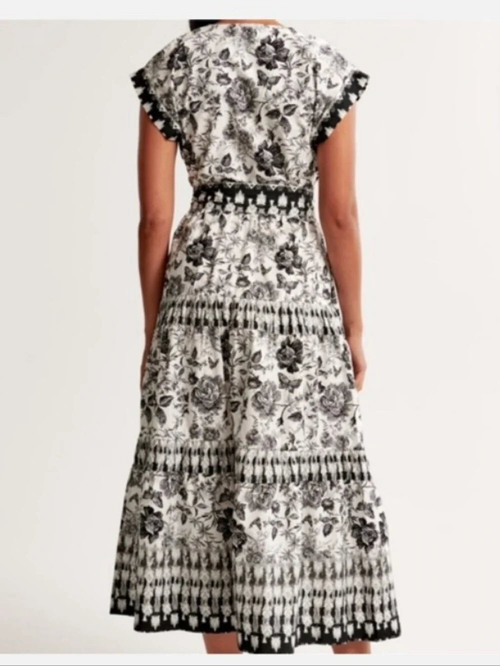 Abercrombie Black And White Floral Dress